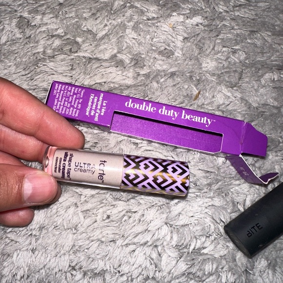 3 piece bundle candle, tarte highlighter, and buxom lipstick mini shade is chai - Picture 7 of 11